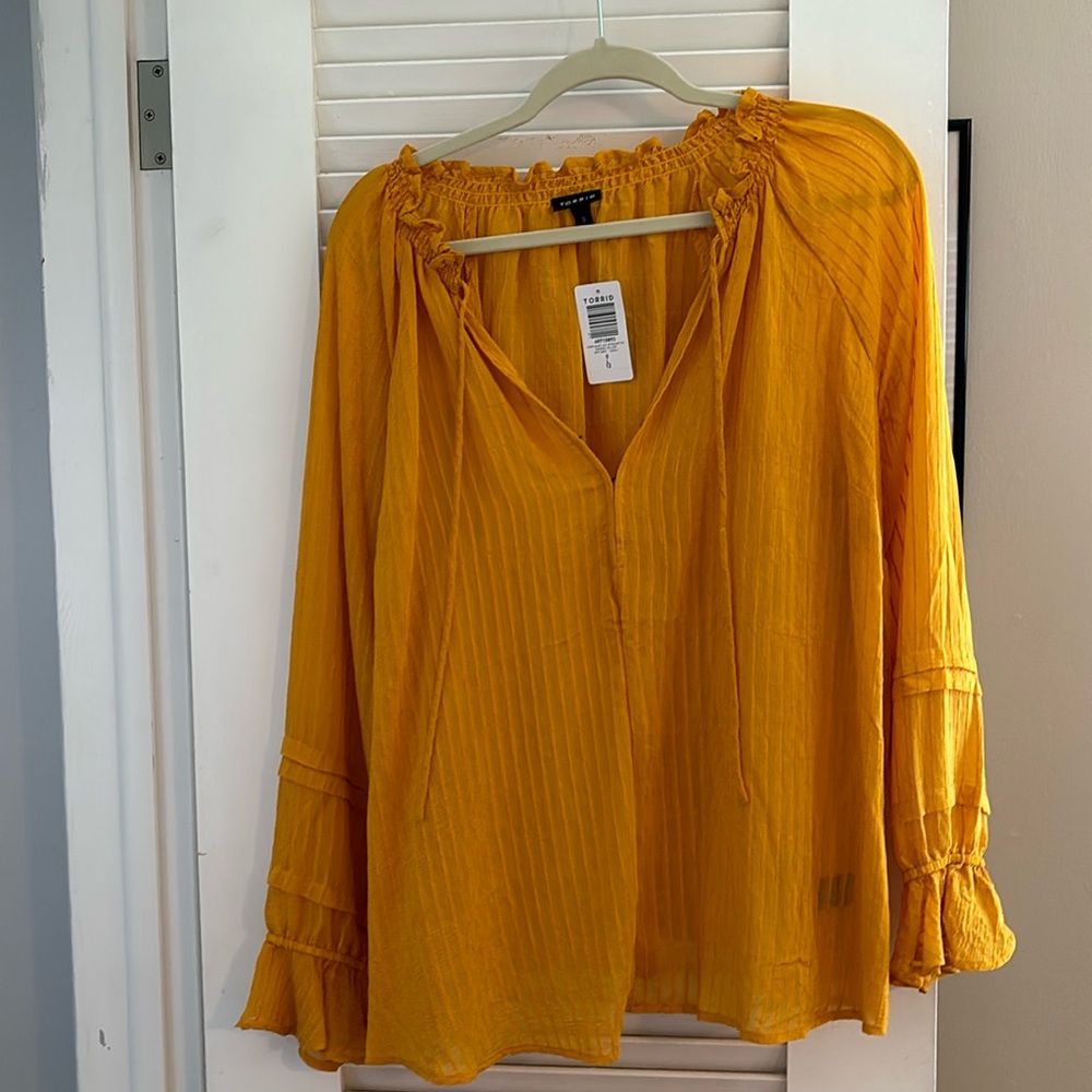NWT- torrid peasant top